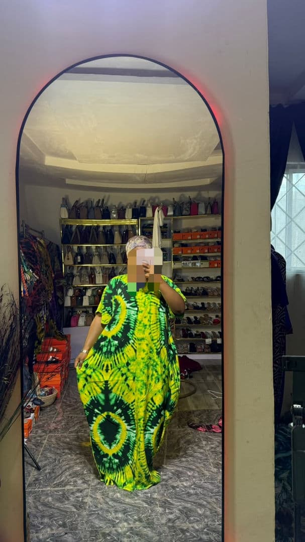 Kaftan boubou
Fabric: Crepe 
Price: 8k
Location: Jos