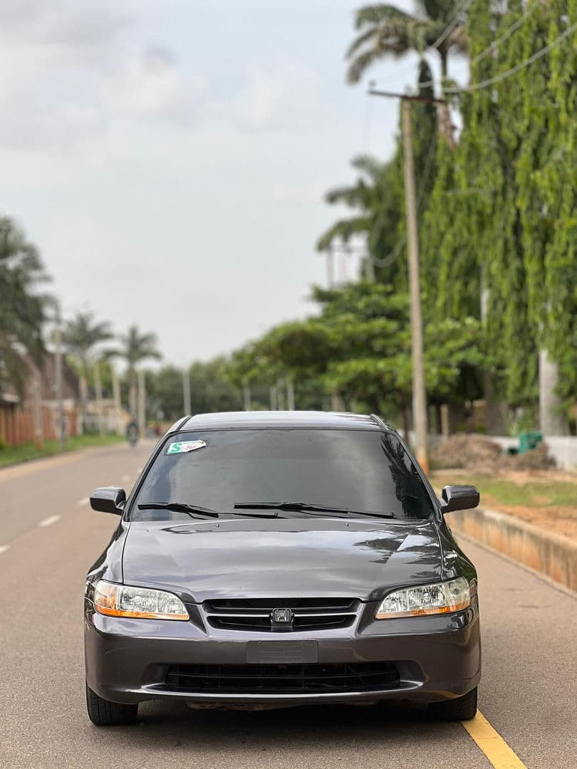 Call 07061530708 
EXTREMELY CLEAN 
HONDA HENNESSY 
AUTOMATIC DRIVE 
ORIGINAL DUTY 
CHILLING AC
GOING FOR: 2.4M
NEGOTIABLE 
LOCATION: ZARIA 