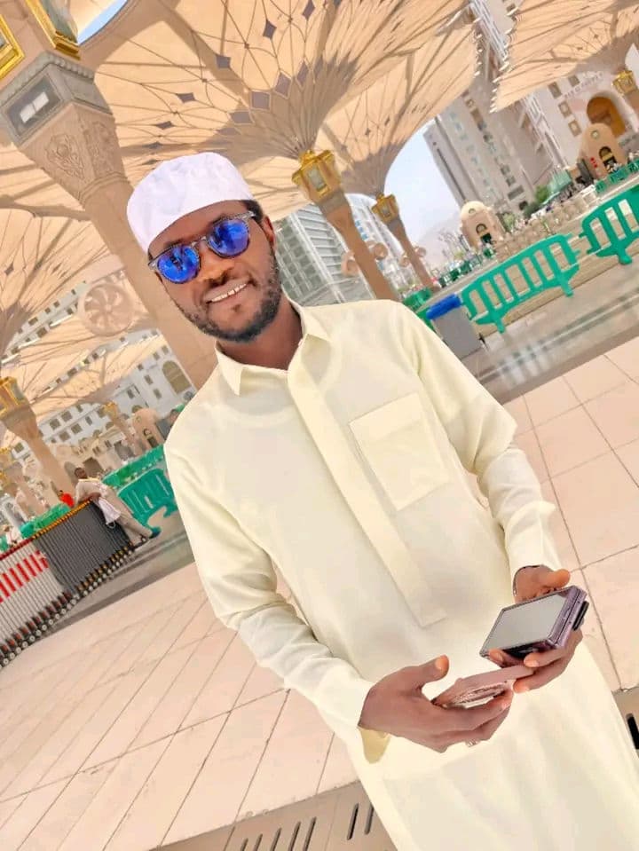 CEO of the sinnts
Allah yabiya bukata oga